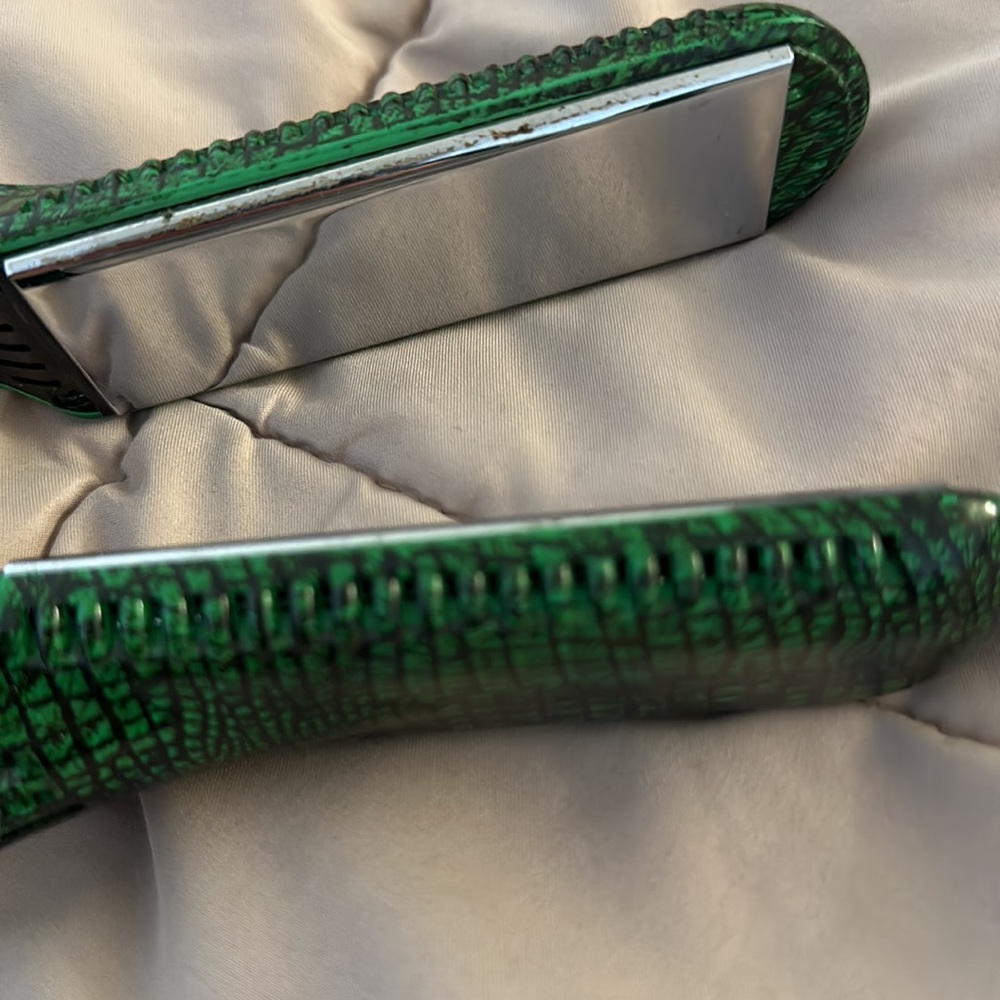 Croc hair straightener - Picture 2 of 4